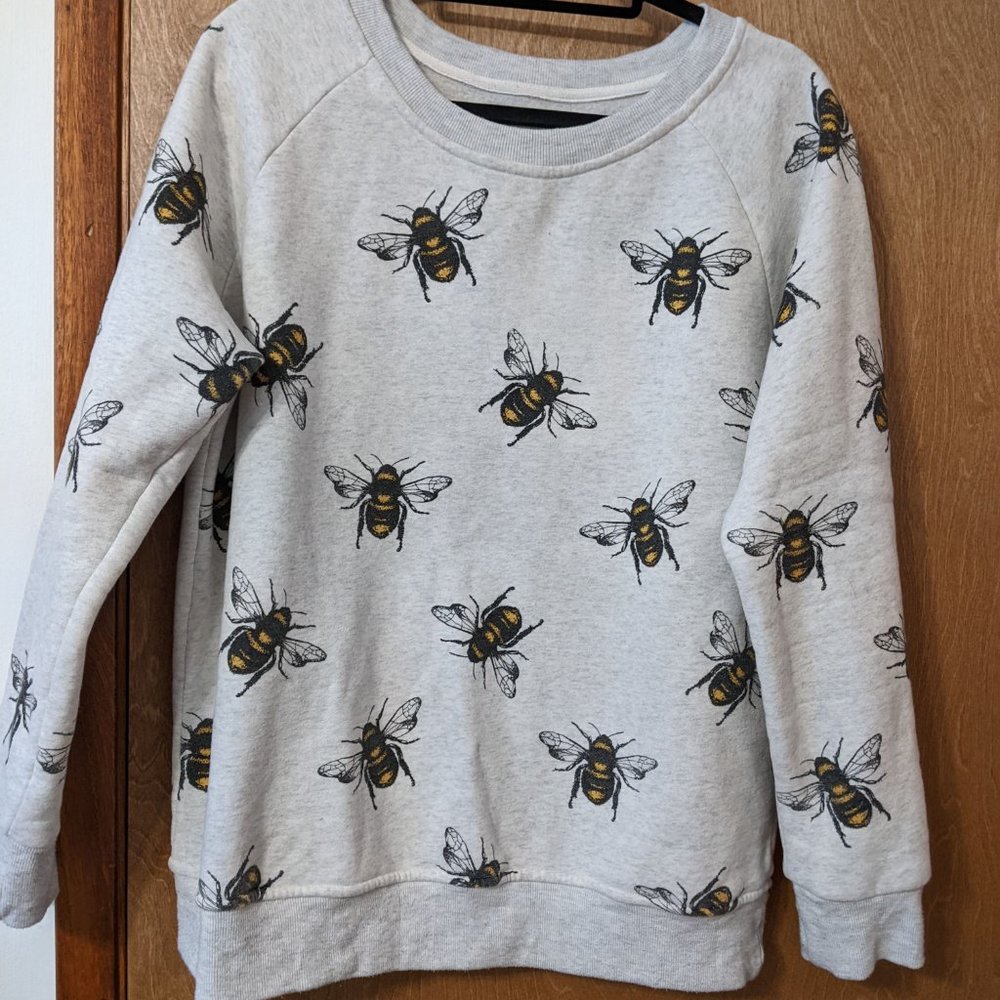 Women's  large bee sweatshirt